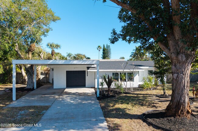 Building Photo - 2230 Sunset Ave