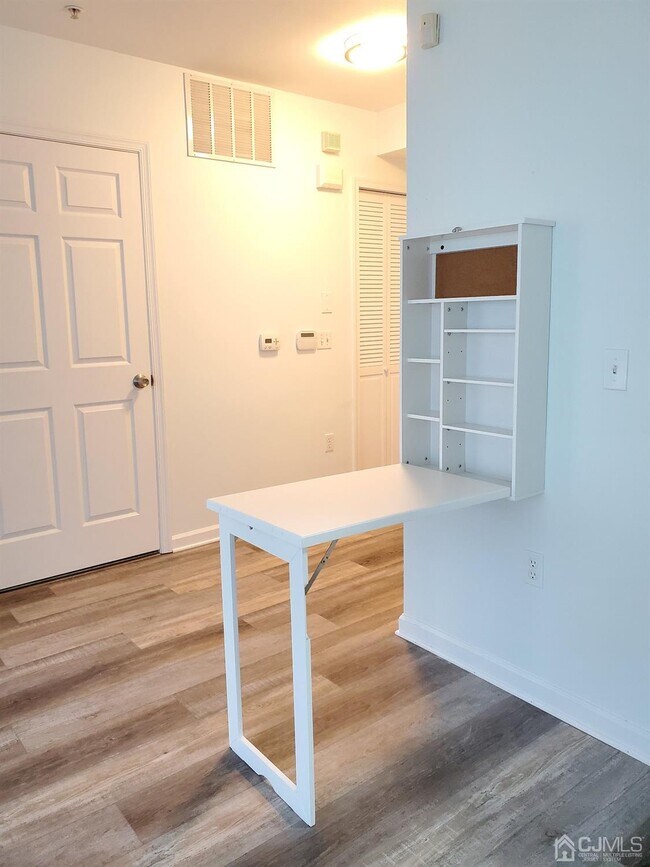 Building Photo - 1033 Morning Glory Dr