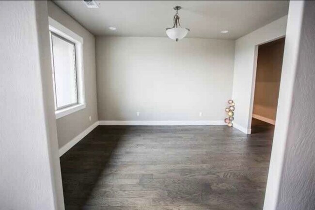 Foto del edificio - 4490 Brownridge Terrace