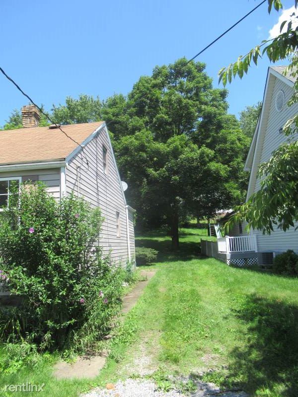 Building Photo - 2 br, 1 bath House - 1029 Monaca Road