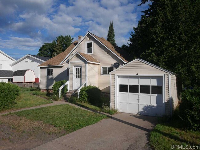 Building Photo - 23358 Ave G