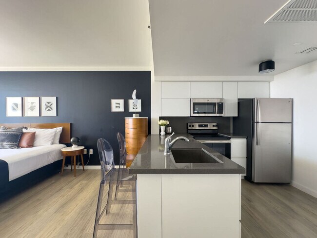 Foto del edificio - 2889 McFarlane Rd