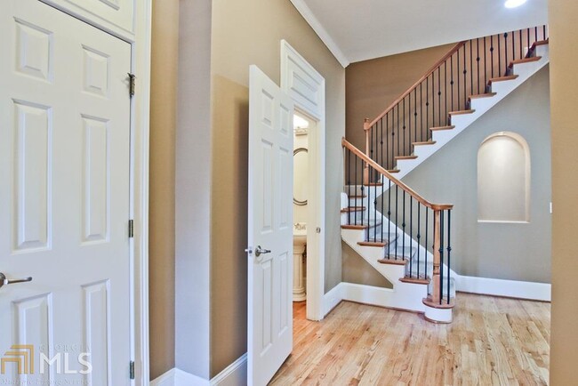 Building Photo - 6245 Spalding Dr