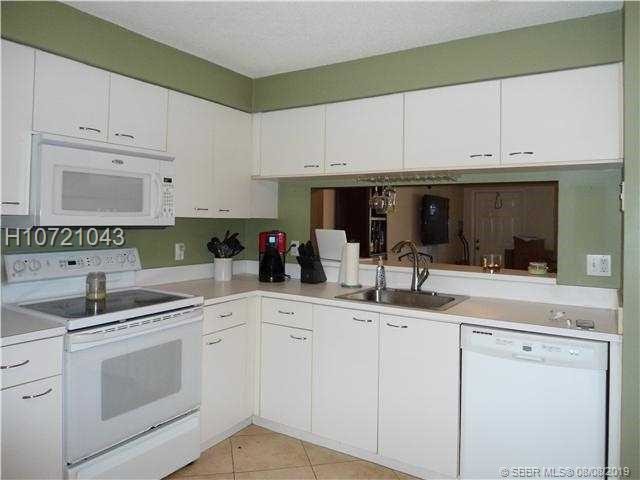 Building Photo - 9990 NW 56th Pl