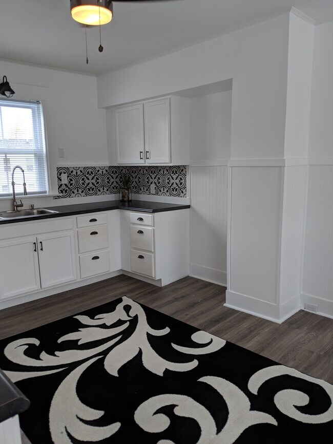 8 Pleasant St Unit 3, Goffstown, NH 03045 Apartments Goffstown, NH