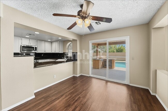 Building Photo - 1474 Lodgepole Dr