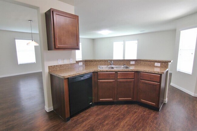 Building Photo - 5403 Rio Ramos St