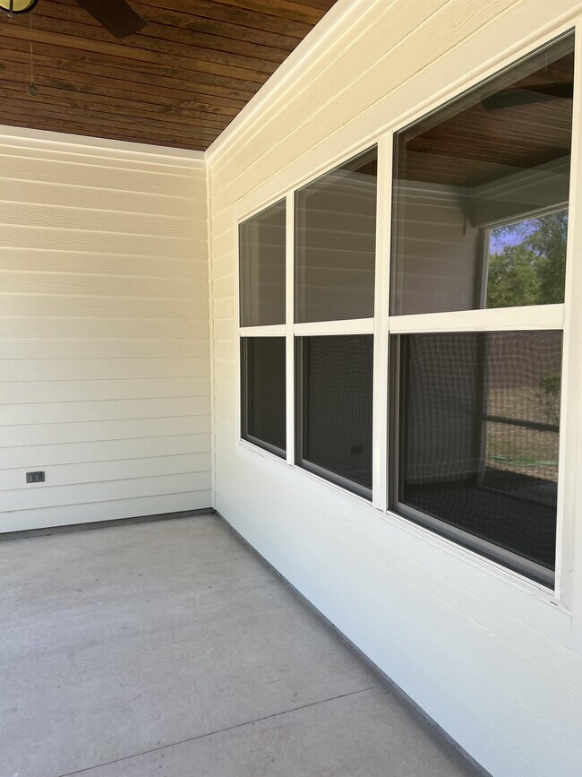 30 Evergreen Dr, Crawfordville, FL 32327 House for Rent in