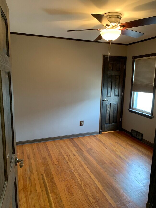 Building Photo - 163 Parkside Ave