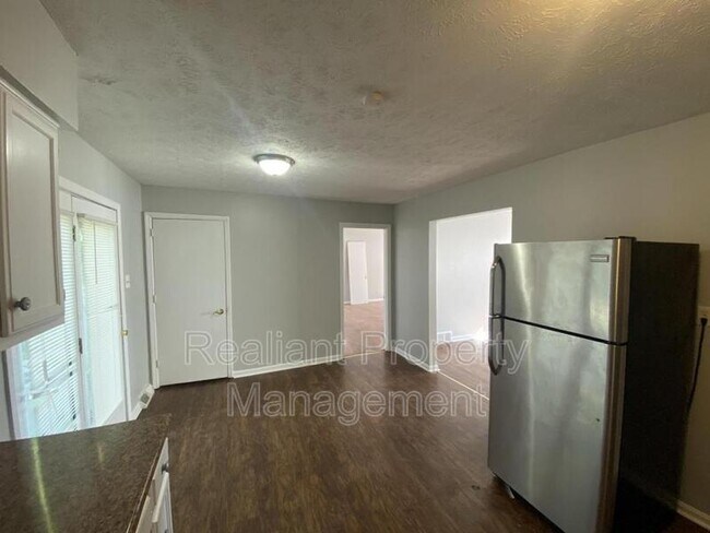 Building Photo - 246 Medlock Rd
