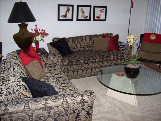 Foto del edificio - 417 S Gilbert St