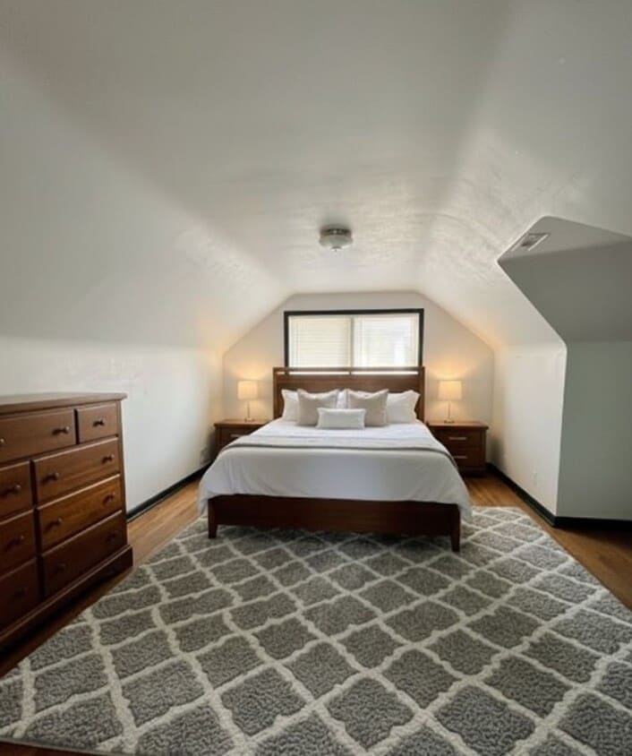 Foto principal - Stunning 3 Bed, 1 Bath Home for Rent