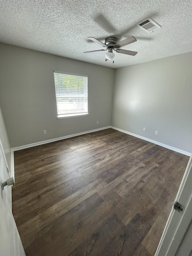 Building Photo - 4969 Yacht Harbor Dr