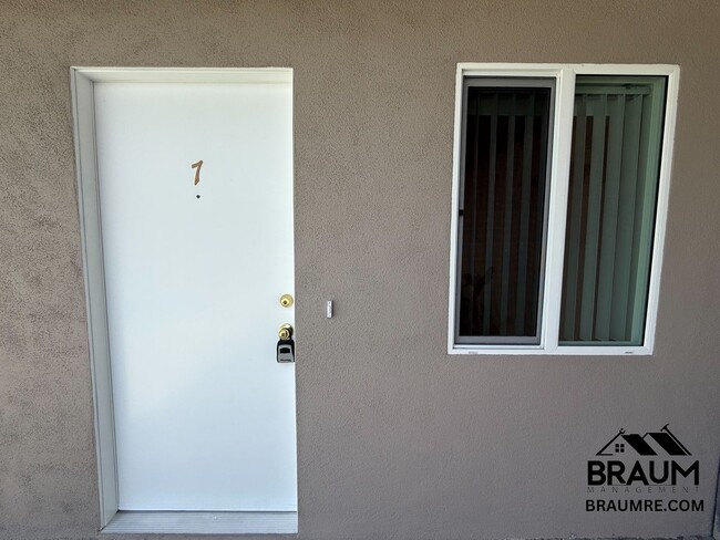Building Photo - 6336 Tujunga Ave