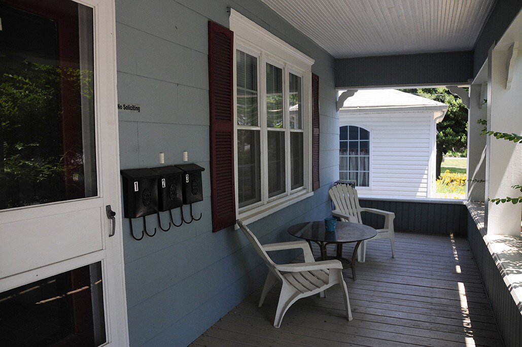 Front Porch - 618 Jersey Ave