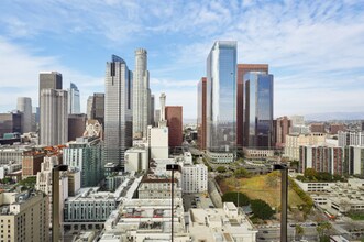 Building Photo - 400 S Broadway