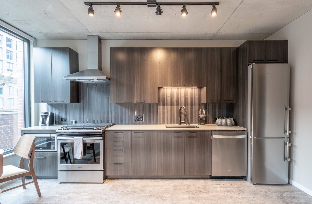 Photo - 900 W Washington Blvd (Chicago, IL)