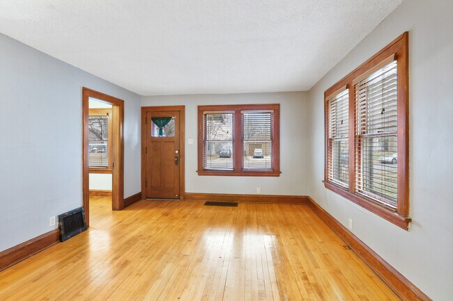 Building Photo - 2943 Washburn Ave N