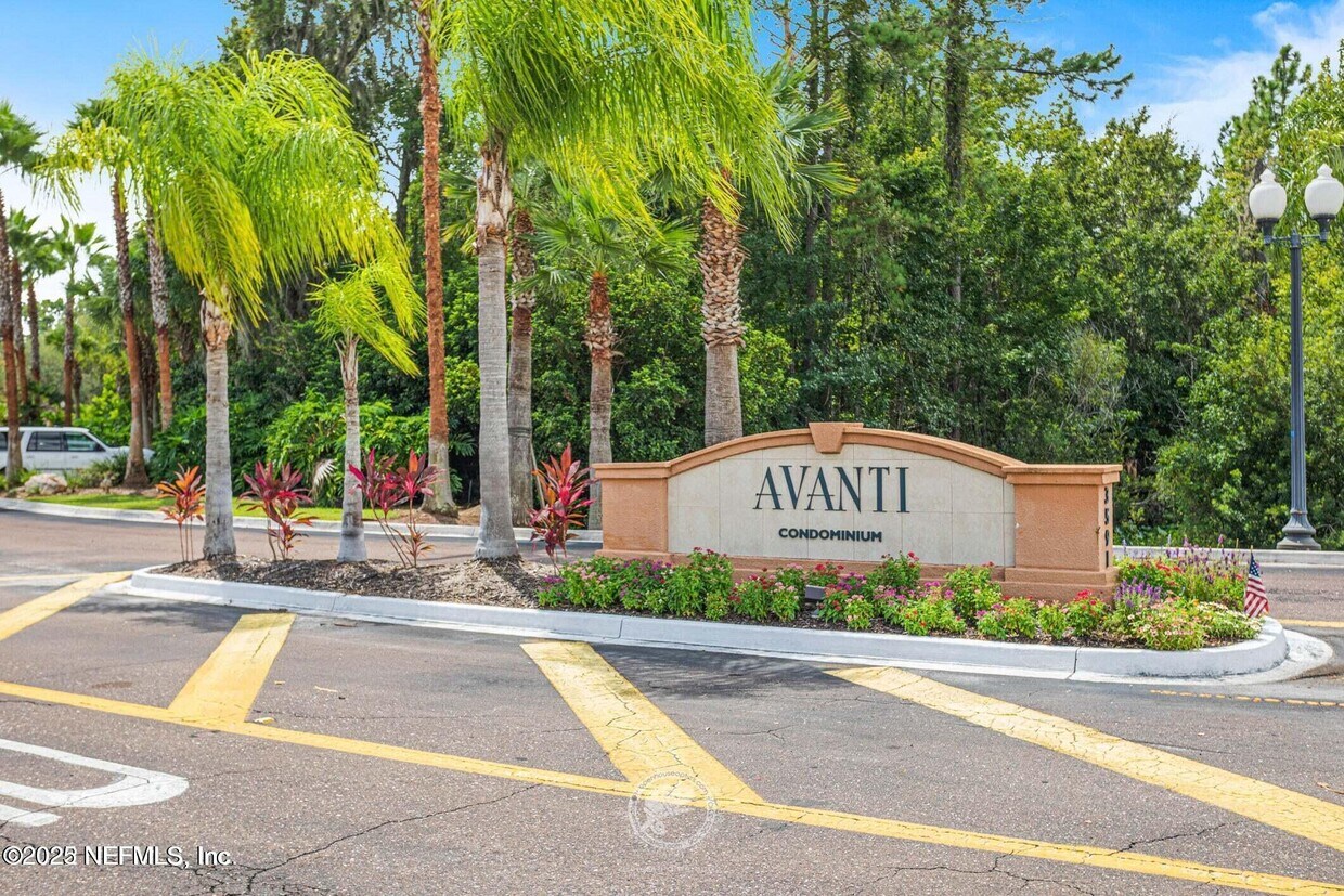Foto principal - 3591 Kernan Blvd S