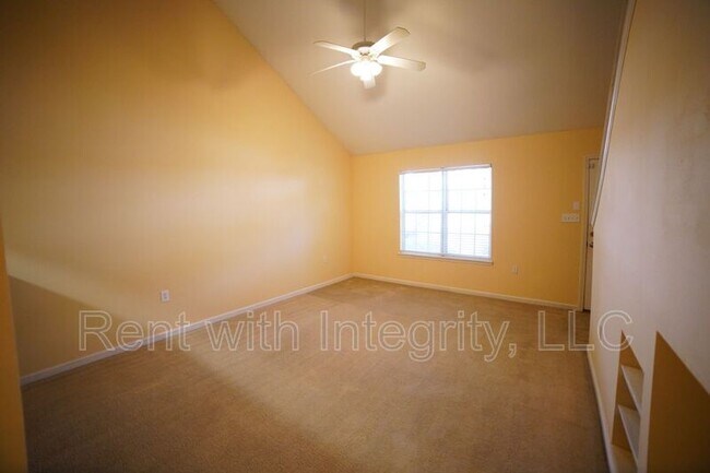 Building Photo - 2738 W Tharpe St