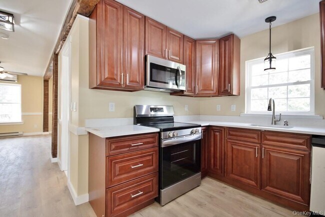 Foto del edificio - 162 Rockland Rd