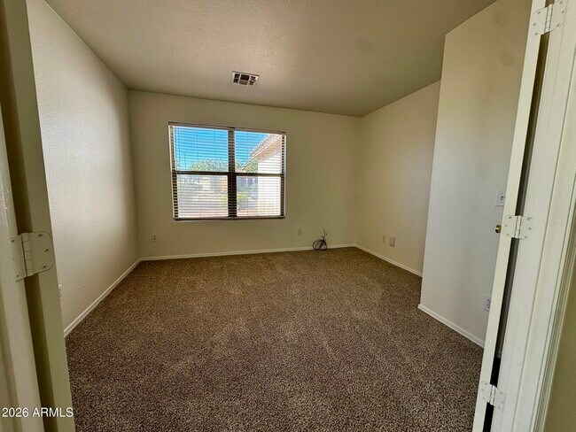 Foto del edificio - 15826 W Watson Ln