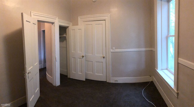 Foto del edificio - 2 br, 1 bath  - 245 Burton St SW Apt 2