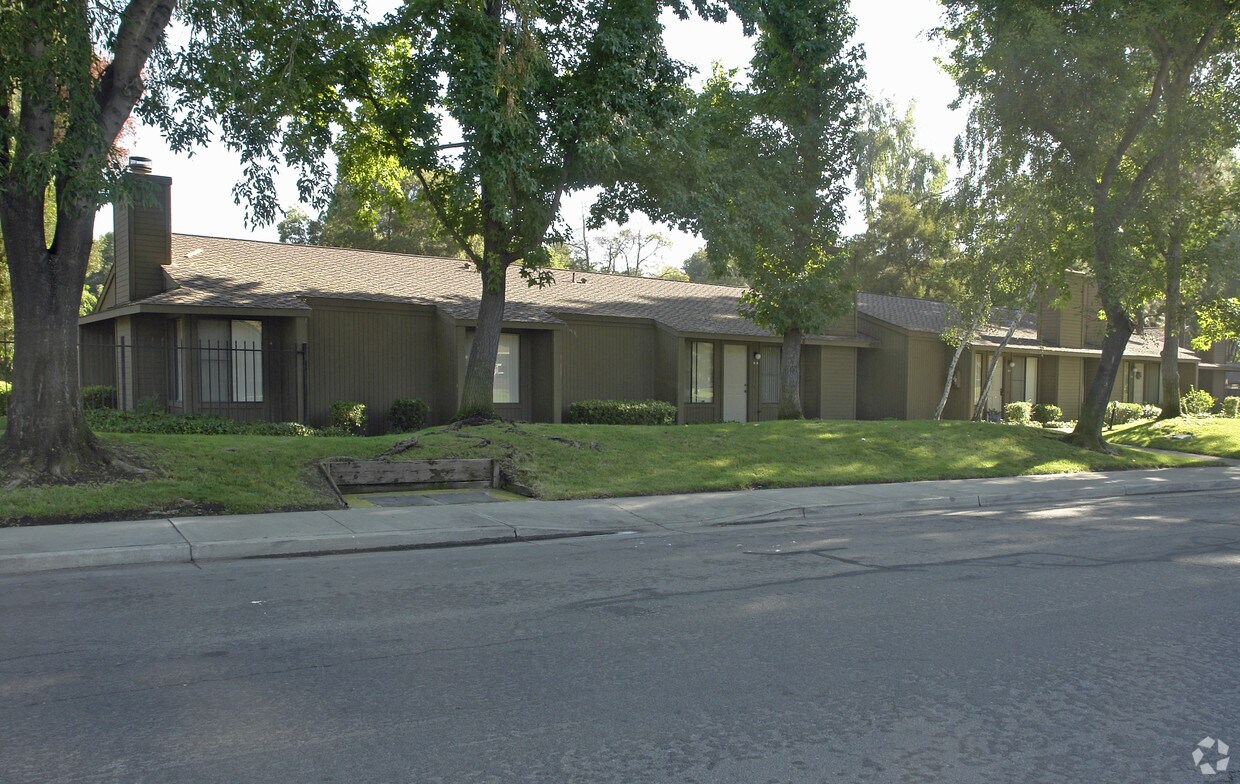 Primary Photo - NSC Properties Apartments