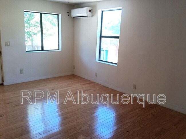 Building Photo - 504 San Clemente Ave NW