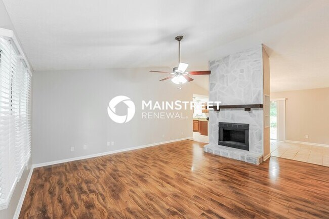 Building Photo - 129 Riverchase Dr