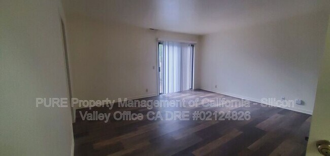 Foto del edificio - 222 Berryknoll Ct