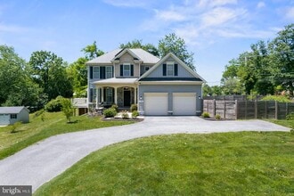Building Photo - 5790 Hunt Club Rd
