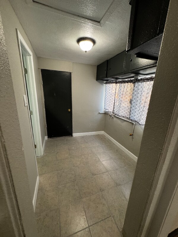 Foto del edificio - 16828 E St