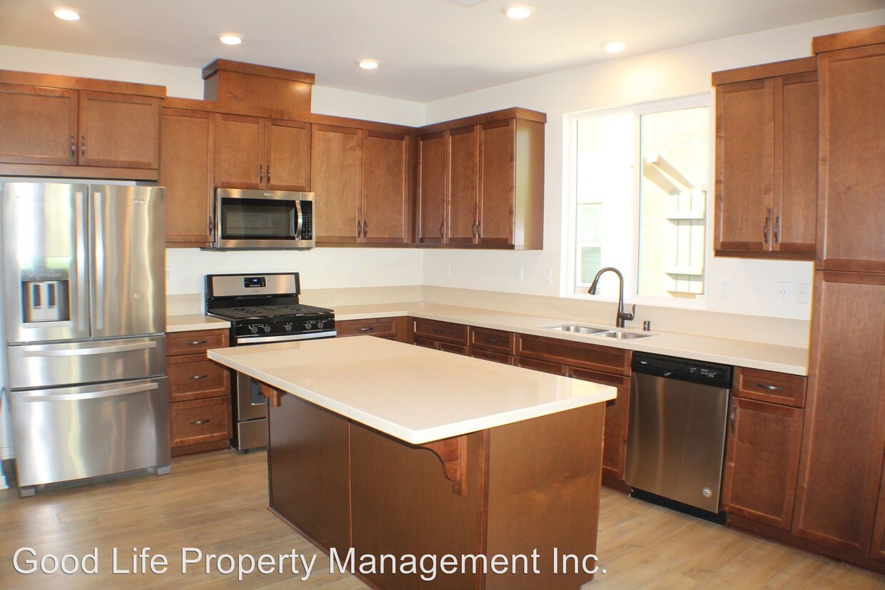 Primary Photo - 3 br, 2.5 bath House - 309 Mission Villas Rd