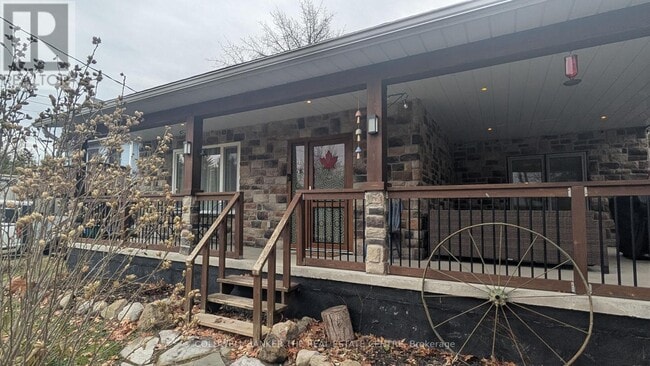 Building Photo - 247 Poplar Ave