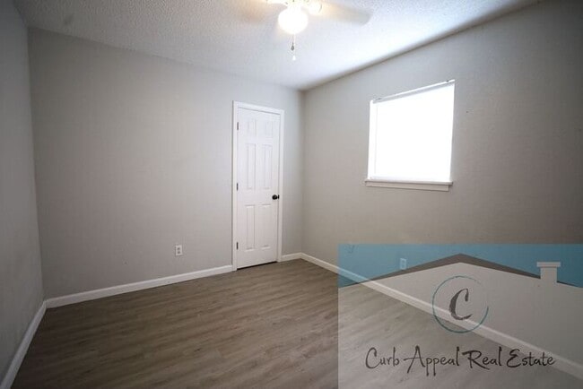 Building Photo - Move in special $500!! 2-bed, 1-bath apt Trumann - HUD accepted