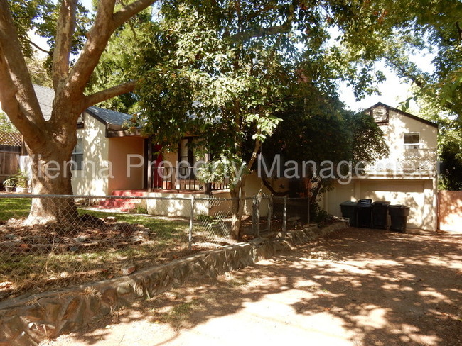 Foto del edificio - 10611 Fair Oaks Blvd