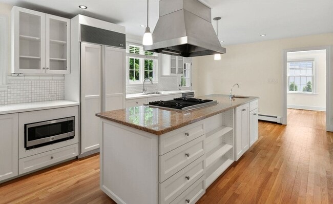 Building Photo - 9 Kenway St