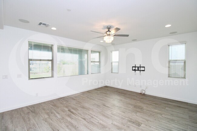 Foto del edificio - 31936 N 125th Ln