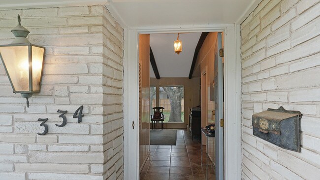 Building Photo - 334 E Terra Alta Rd