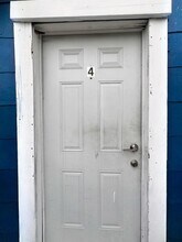 Building Photo - 1142 Lyle St