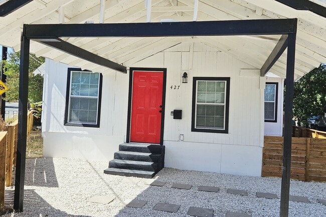 Foto del edificio - 427 Floyd Ave