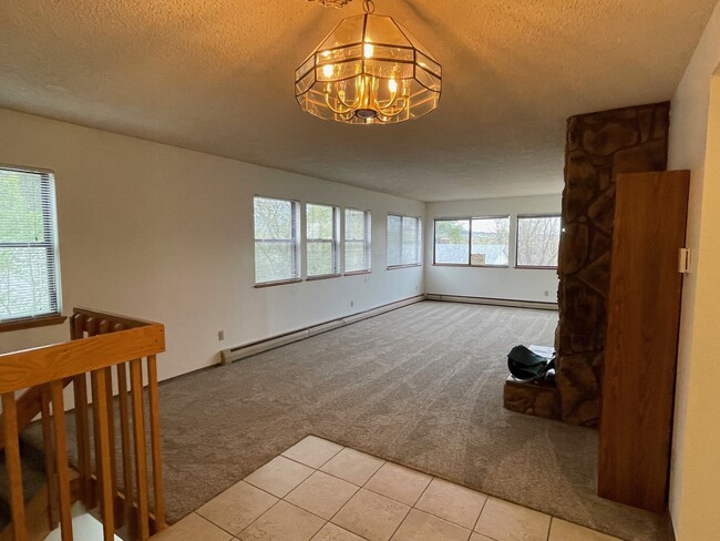 Great Room from Kitchen - 21 El Sereno Dr