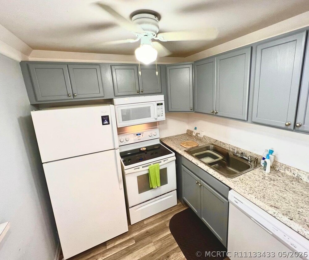 Building Photo - 273 Mansfield G