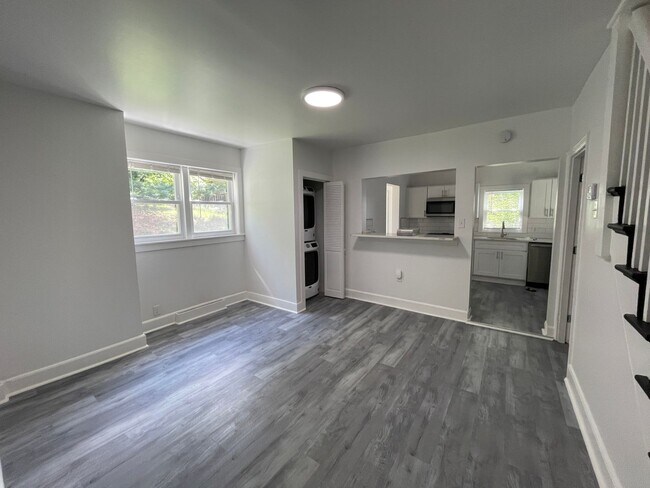 Foto del edificio - Brand New 5 bedroom 2 Bathroom