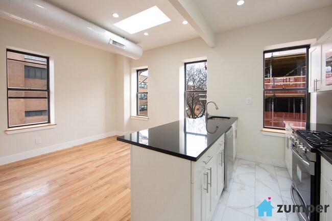 Building Photo - 213 Stuyvesant Ave