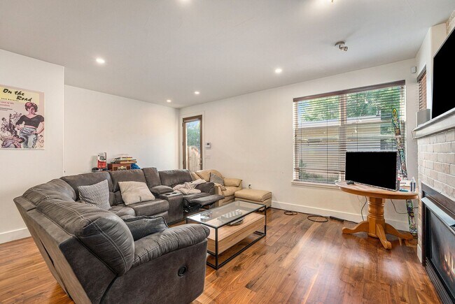 Foto del edificio - 3315 W Hayward Pl