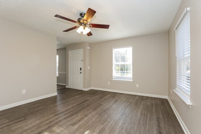 Foto del edificio - 3341 Mullins Ct