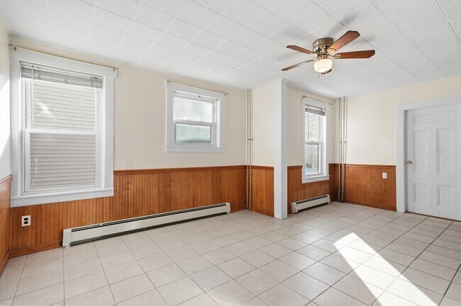 Building Photo - 223 School St