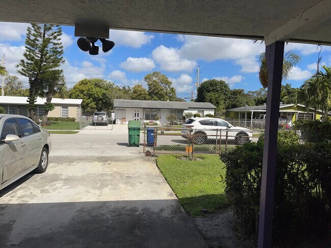 Foto del edificio - 3270 NW 18th Plz